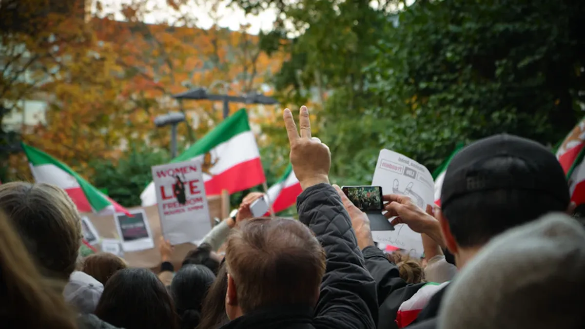 Trump's Iran Ceasefire Exposes Deep GOP Midterm Cracks